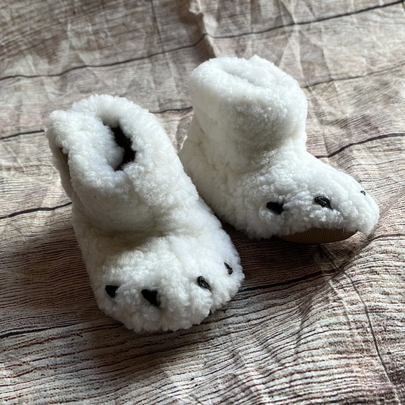 Sorel | infant toddler Bear Paw white slippers booties shoe size 4 like new - Picture 4 of 11
